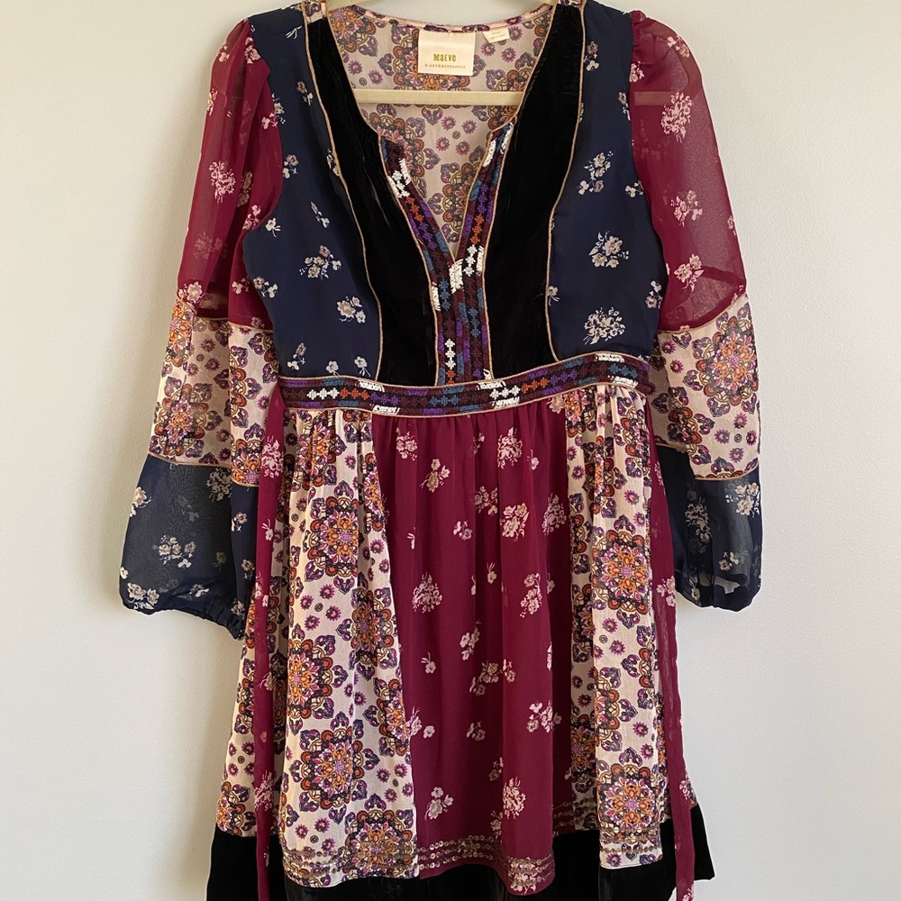 Anthropologie dress with fun pattern and tie in back